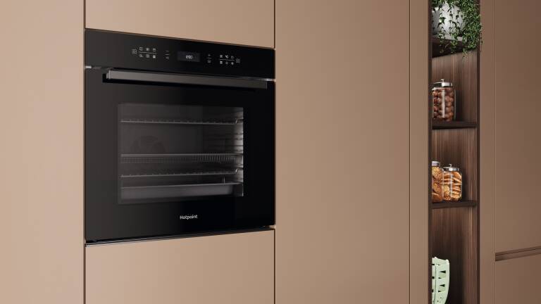 Hotpoint Kitchen Design Hotpoint Class 6 H597xW595xD564 Single Catalytic Oven | Wren Kitchens